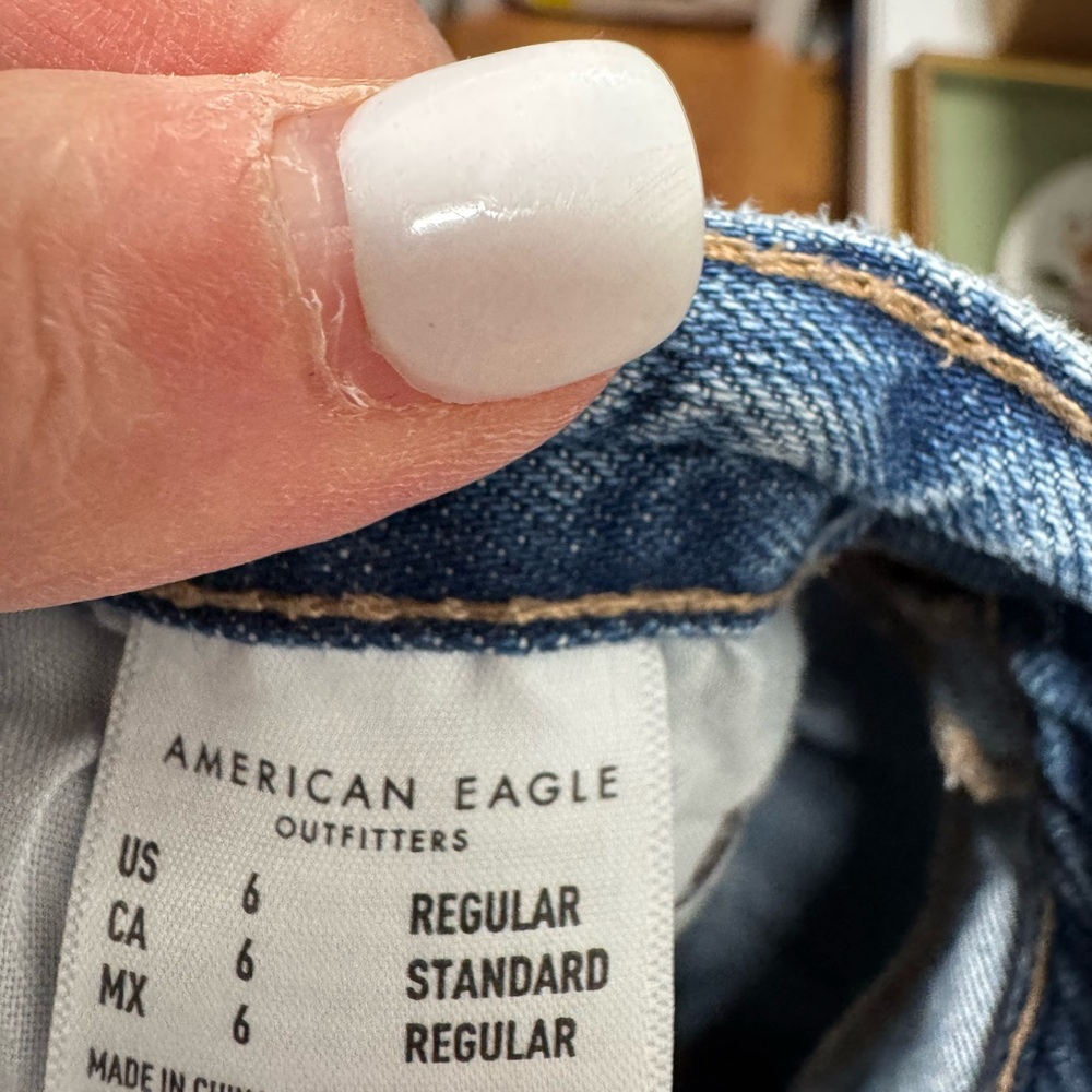 American Eagle Outfitters Women's Blue Distressed Straight Jeans - Picture 7 of 8